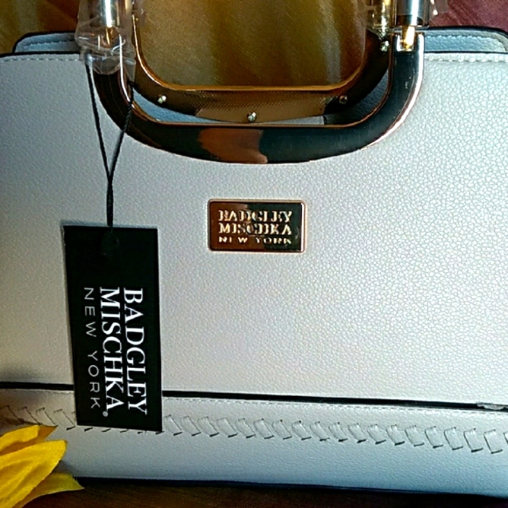 Badgley Mischka Taupe Satchel With Gold Hardware NEW W/TAGS - Picture 2 of 7